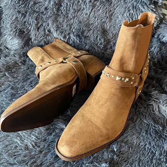 Studded Suede Boots 🥾 - Picture 2 of 9